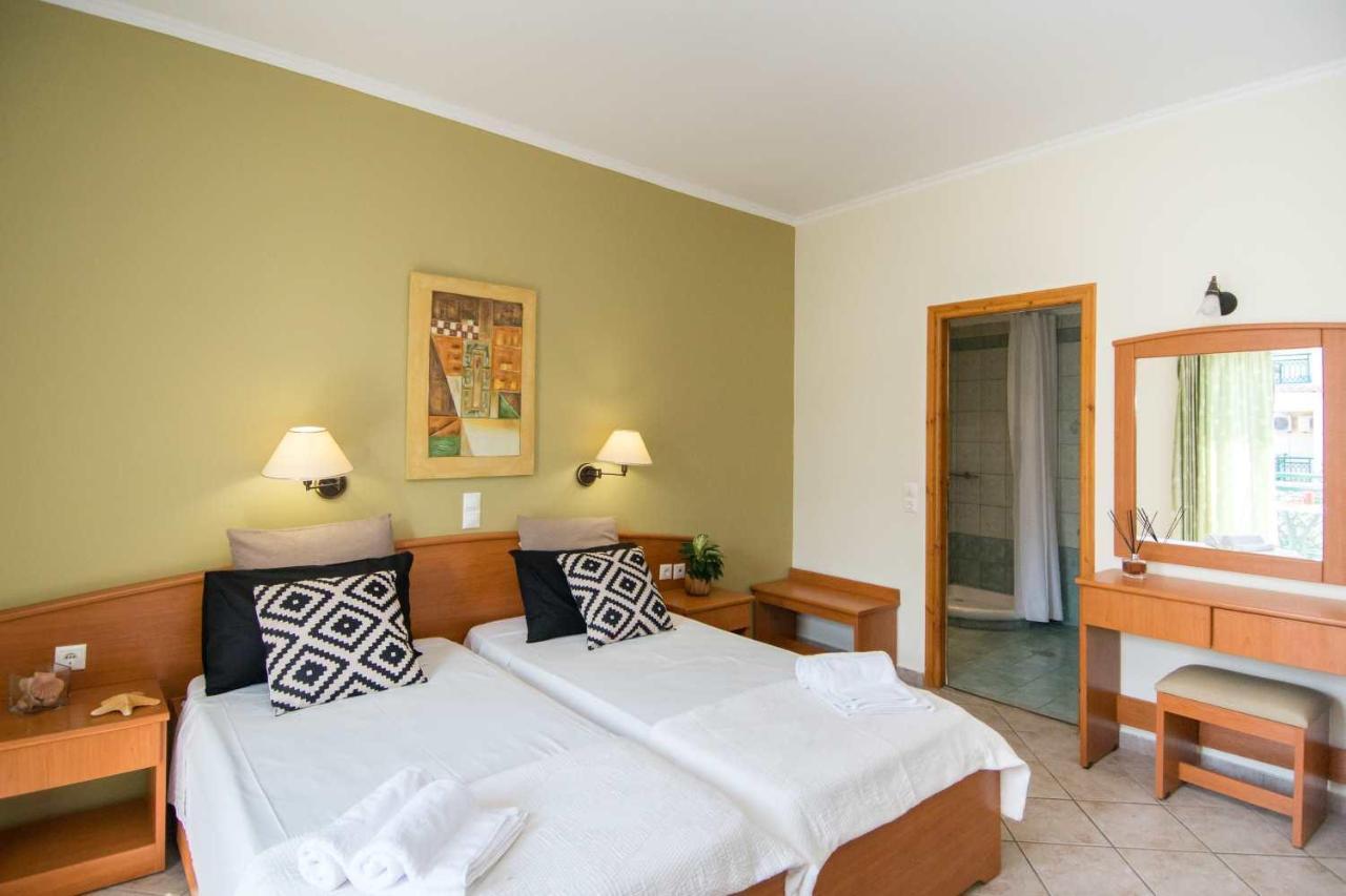 Spira Studios & Apartments In The Heart Of לגאנאס מראה חיצוני תמונה