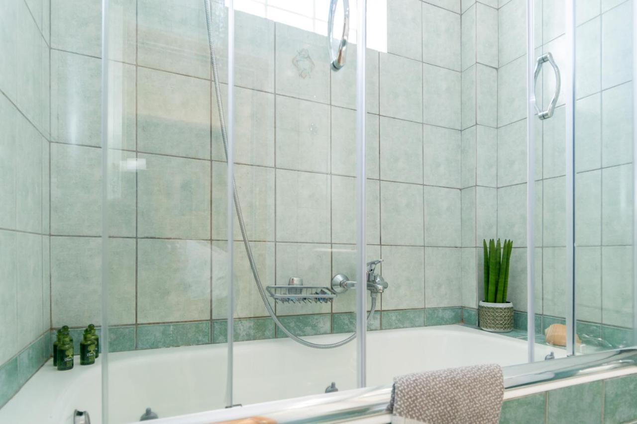 Spira Studios & Apartments In The Heart Of לגאנאס מראה חיצוני תמונה